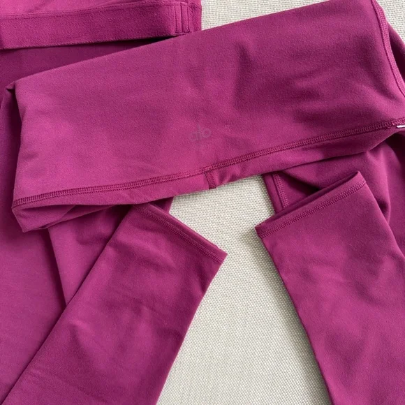 Alo Yoga Airbrush High-Waist Legging and Real Bra Tank - Matching Set - Picture 4 of 5